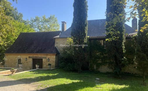 Castle for Sale in Montignac, Nouvelle-Aquitaine, France