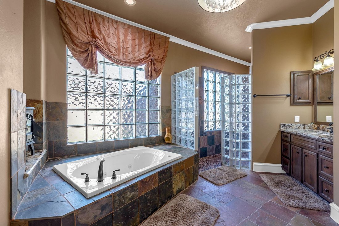 House in Spring, Texas, United States 4 - 16506660