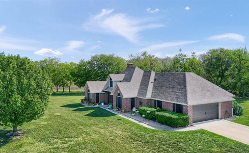 House in Tom Bean, Texas, United States 1