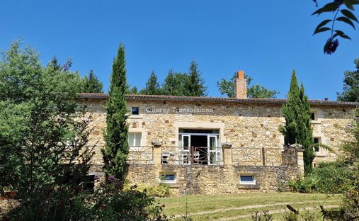 Castle for Sale in Le Bugue, Nouvelle-Aquitaine, France
