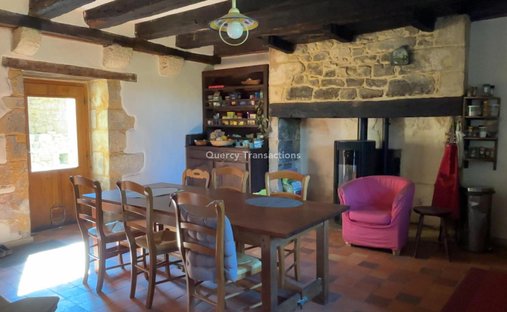 Castle for Sale in Montignac, Nouvelle-Aquitaine, France