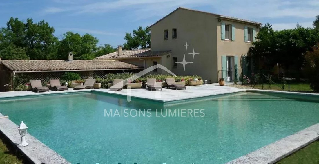 House in Lacoste, Provence-Alpes-Côte d'Azur, France 1 - 16510716