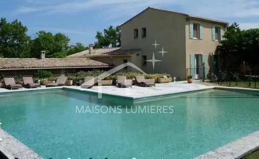 House in Lacoste, Provence-Alpes-Côte d'Azur, France 1