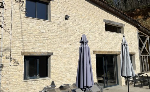 Castle for Sale in Montignac, Nouvelle-Aquitaine, France