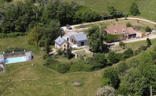 Castle for Sale in Montignac, Nouvelle-Aquitaine, France