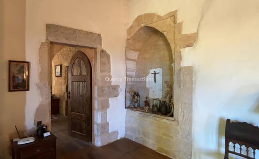 Castle for Sale in Montignac, Nouvelle-Aquitaine, France