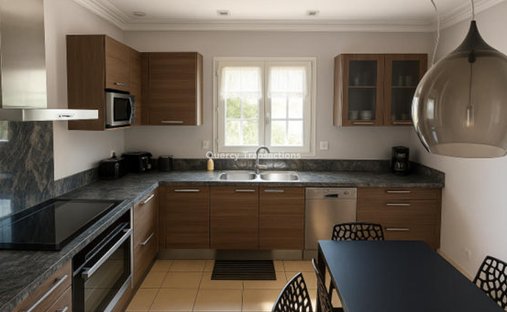 An Urban Chateau Dating Back To 1930 With An Outhouse, A Swimming Pool And Tree Dotted Grounds