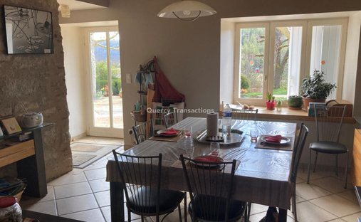 An Urban Chateau Dating Back To 1930 With An Outhouse, A Swimming Pool And Tree Dotted Grounds