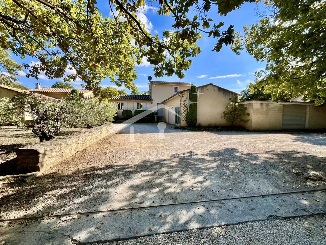House in Lacoste, Provence-Alpes-Côte d'Azur, France 2 - 16510716