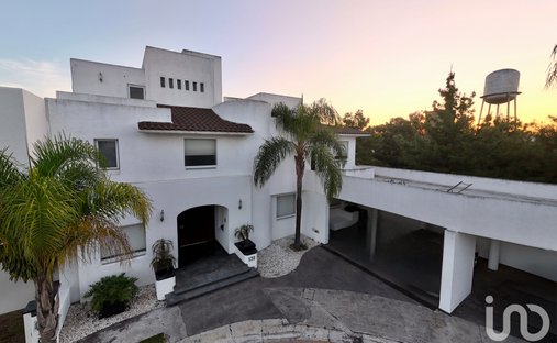 House in Montaña Monarca, Michoacán, Mexico 1