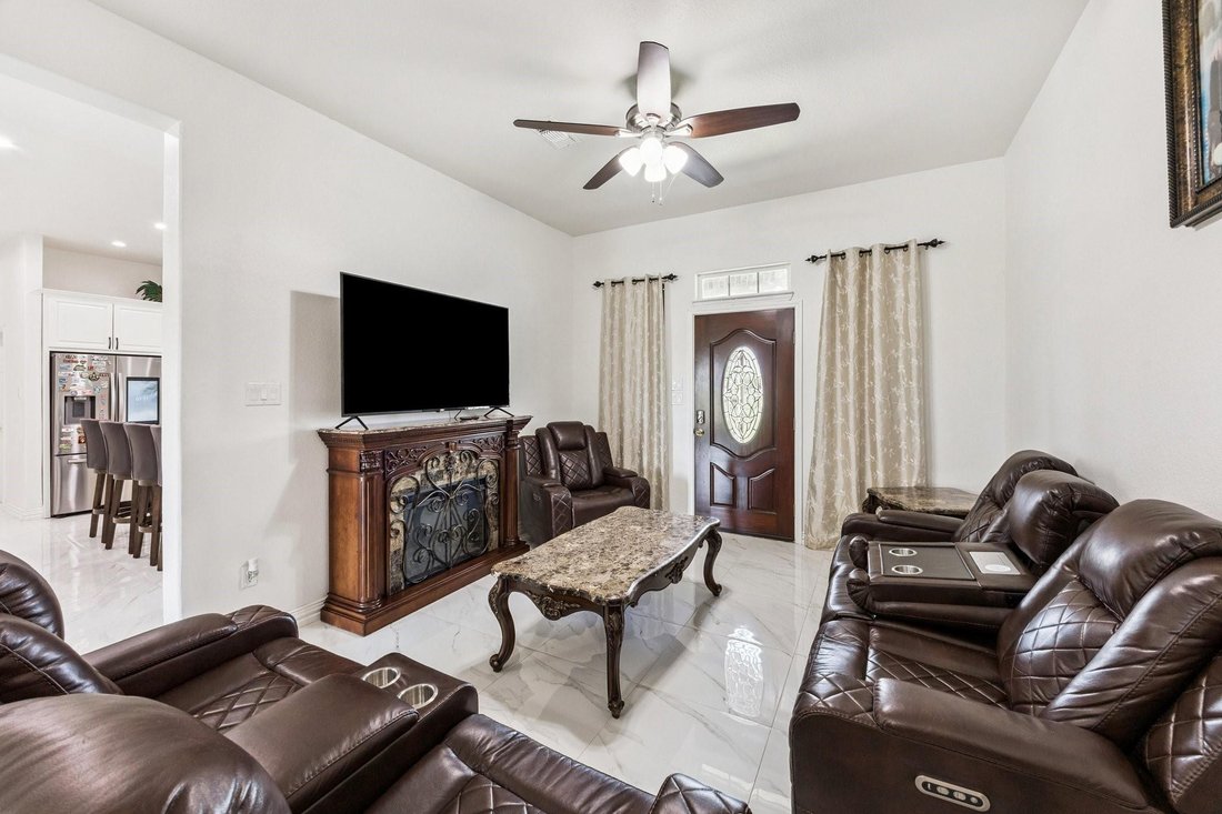 House in Sealy, Texas, United States 2 - 16508381