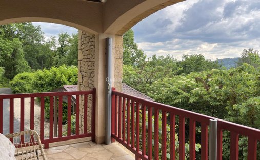 Castle for Sale in Montignac, Nouvelle-Aquitaine, France