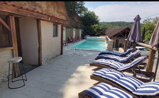 Castle for Sale in Montignac, Nouvelle-Aquitaine, France