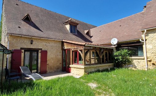 Castle for Sale in Le Bugue, Nouvelle-Aquitaine, France