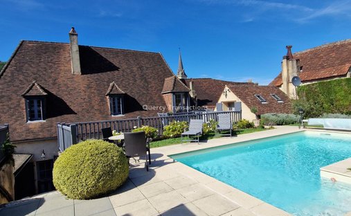 Castle for Sale in Le Bugue, Nouvelle-Aquitaine, France