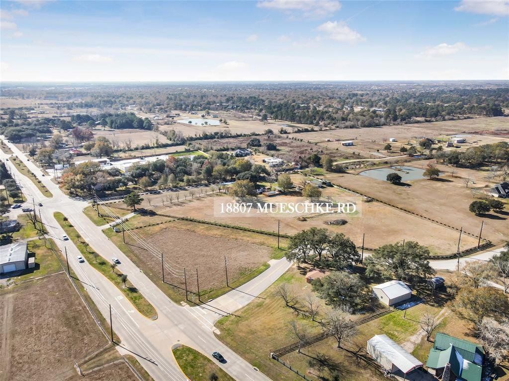 House in Tomball, Texas, United States 2 - 16509340