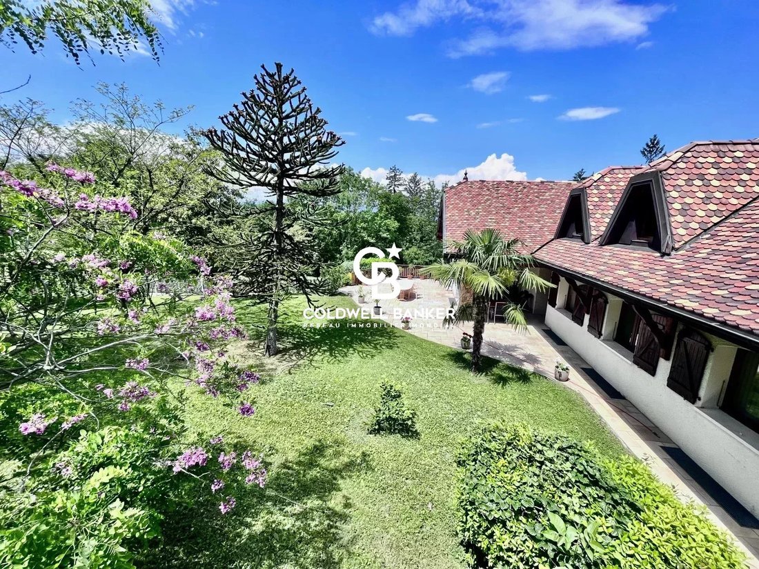 Estate in Collonges-sous-Salève, Auvergne-Rhône-Alpes, France 4 - 15542206