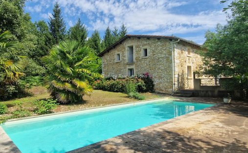 Castle for Sale in Le Bugue, Nouvelle-Aquitaine, France