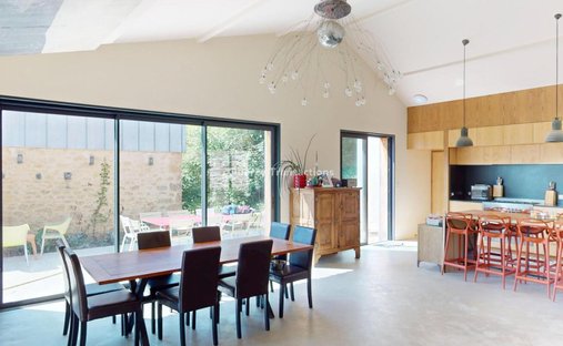 Castle for Sale in Montignac, Nouvelle-Aquitaine, France