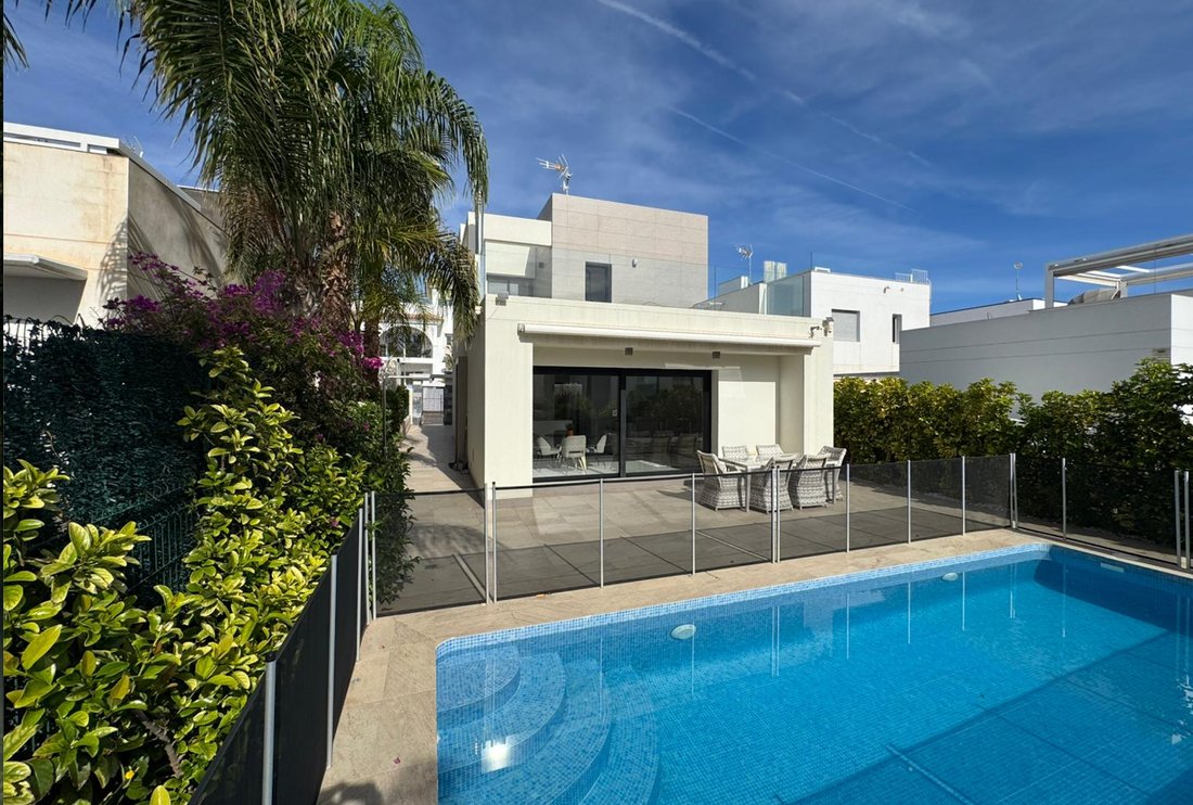Villa in Quesada, Rojales, Land Valencia 1 - 16512502