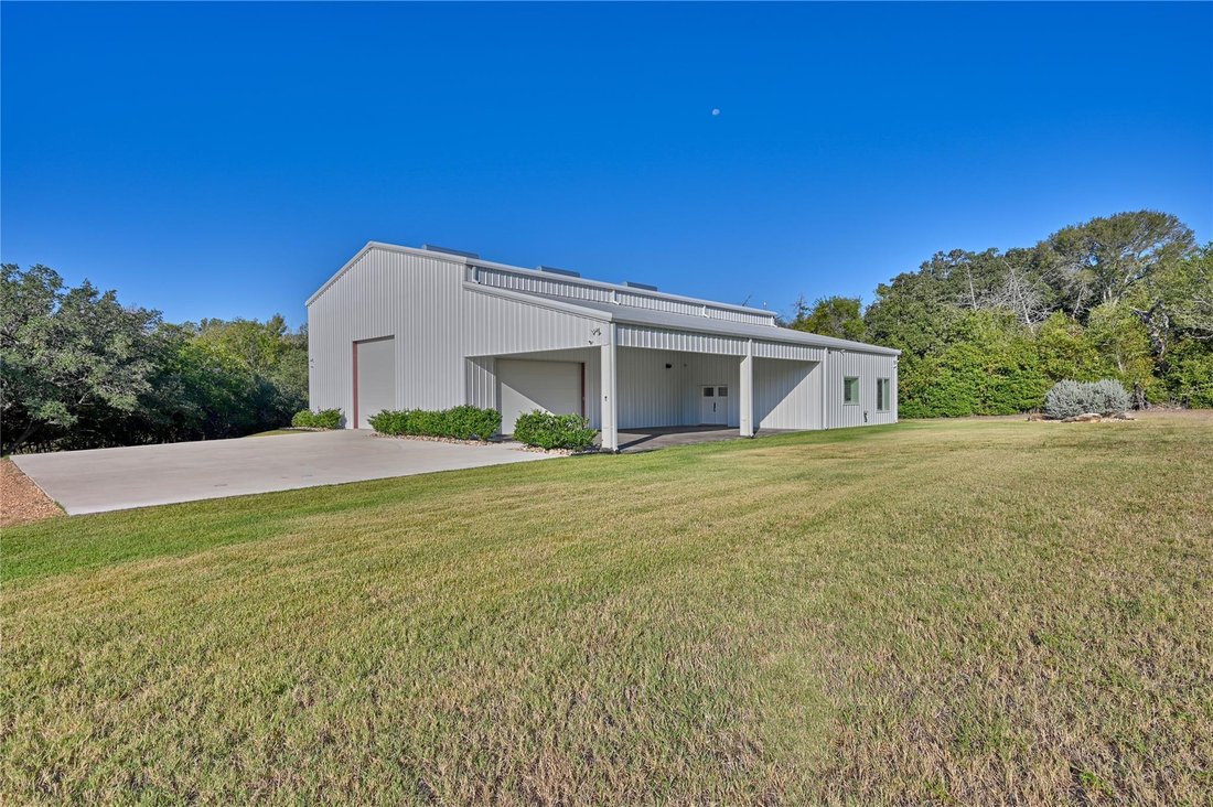 House in La Grange, Texas, United States 2 - 16509531