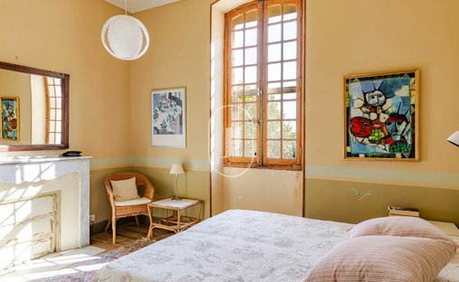 Castle for Sale in Istres, Provence-Alpes-Côte d'Azur, France