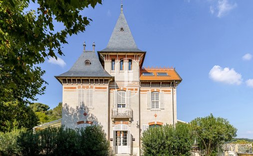 Castle for Sale in Istres, Provence-Alpes-Côte d'Azur, France