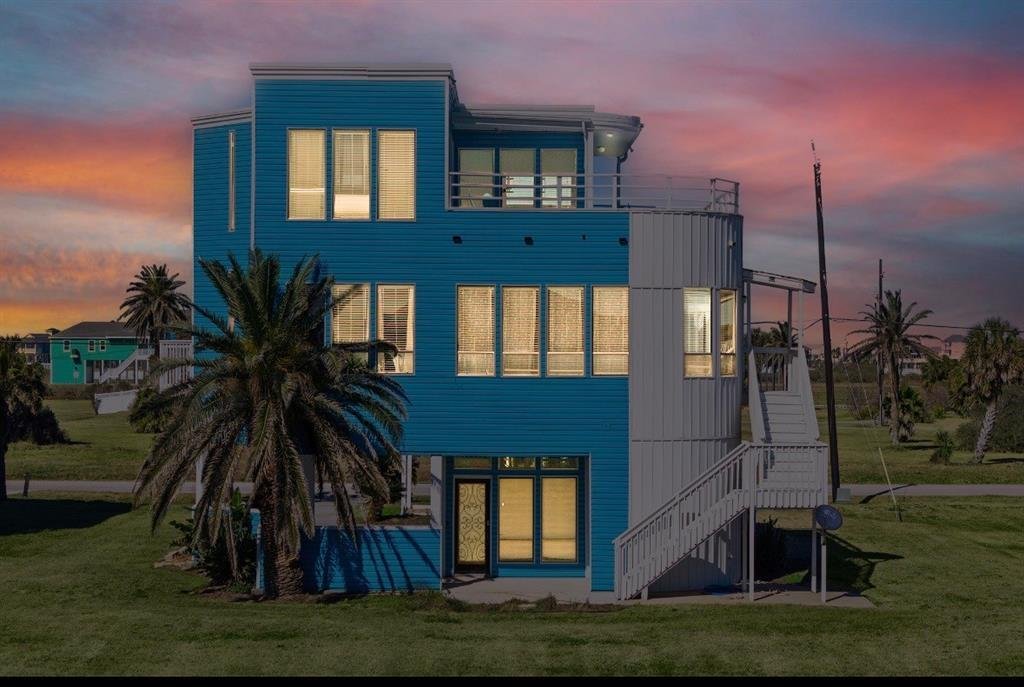 House in Galveston, Texas, United States 1 - 16510453