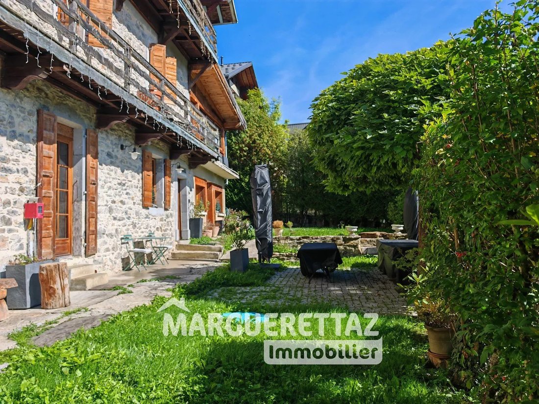 Verchaix, Auvergne-Rhône-Alpes, France 1 - 16503502