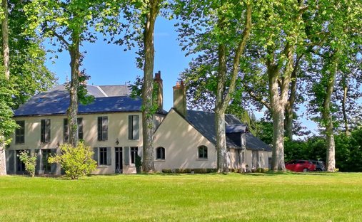 Castle for Sale in Amboise, Centre-Val de Loire, France