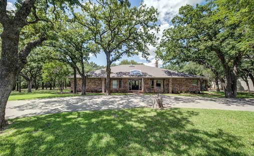 House in Decatur, Texas, United States 1