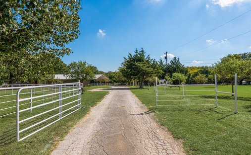 House in Decatur, Texas, United States 1
