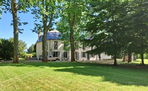 Castle for Sale in Amboise, Centre-Val de Loire, France