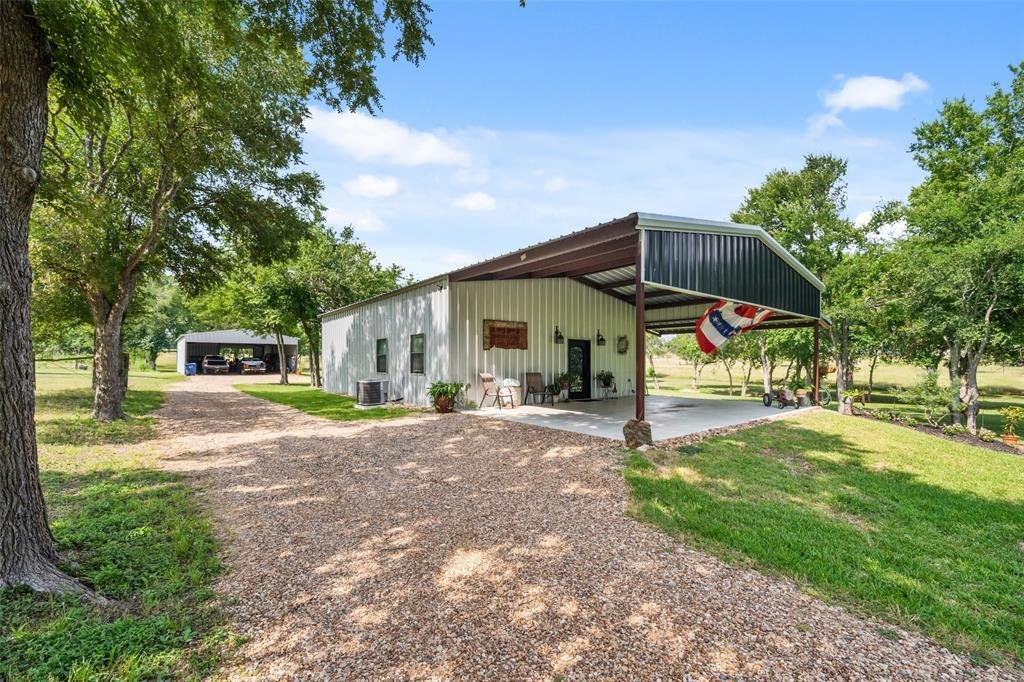 House in Navasota, Texas, United States 2 - 16509015