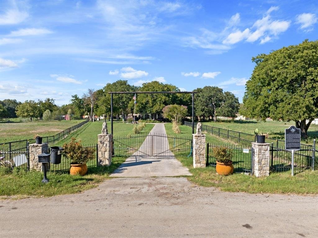 House in Comanche, Texas, United States 3 - 16516775