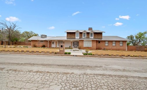 House in Mineral Wells, Texas, United States 1