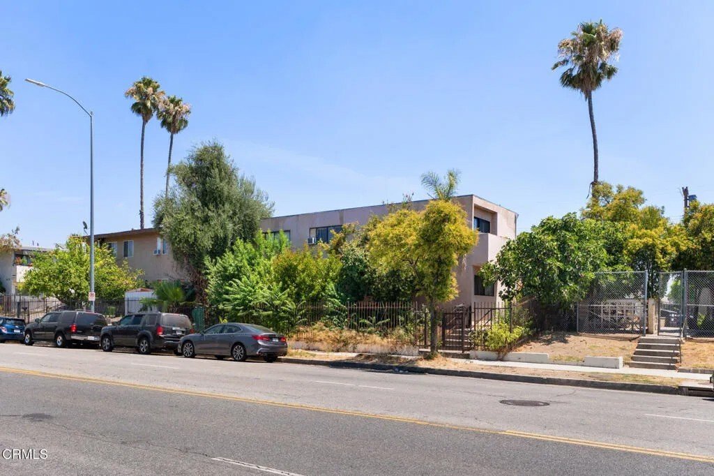 Los Angeles, California, United States 2 - 16524258