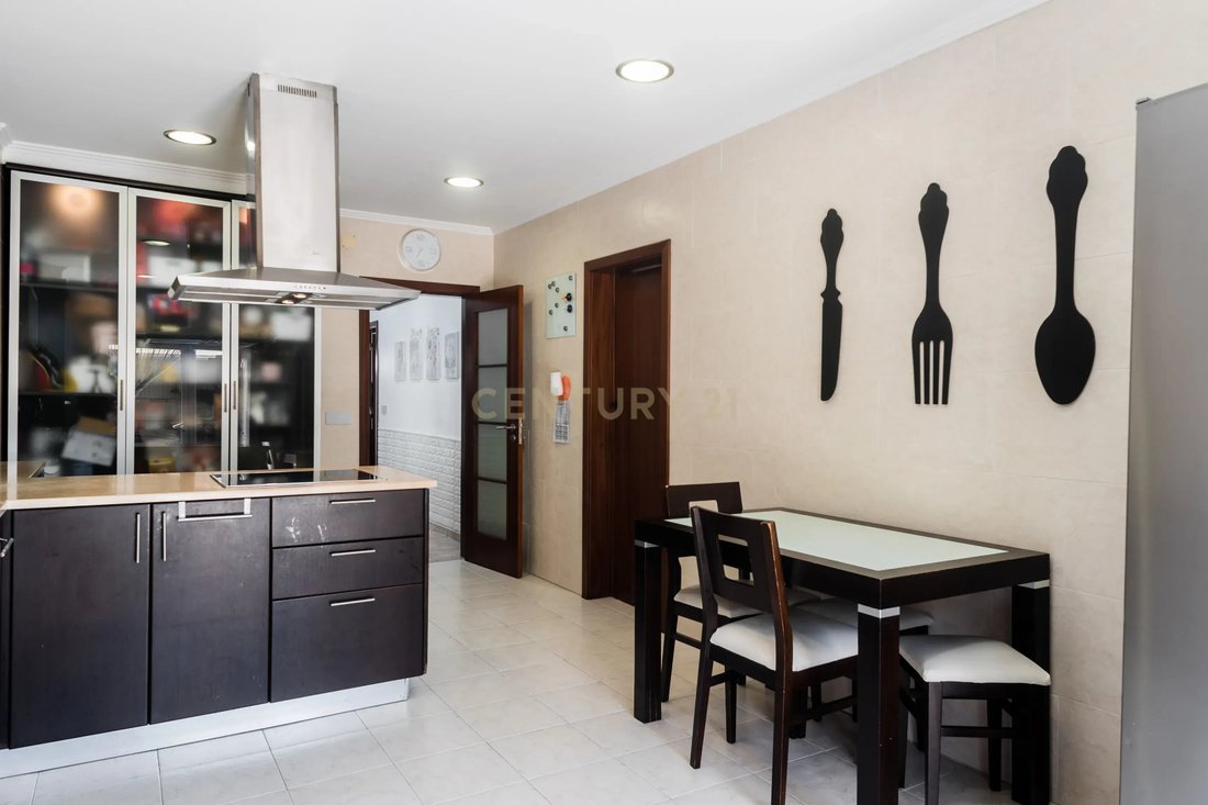 Villa in Loures, Lisbon, Portugal 4 - 16529765