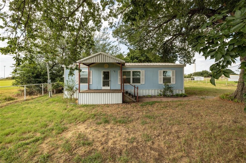 Springtown, Texas, United States 5 - 16516590