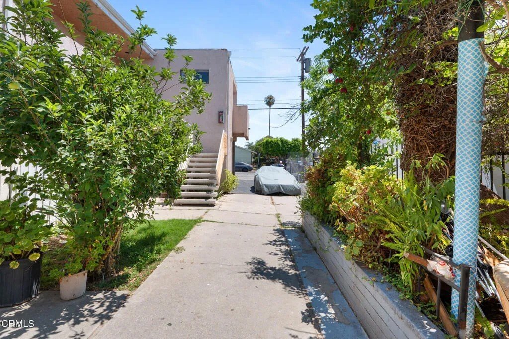 Los Angeles, California, United States 4 - 16524258