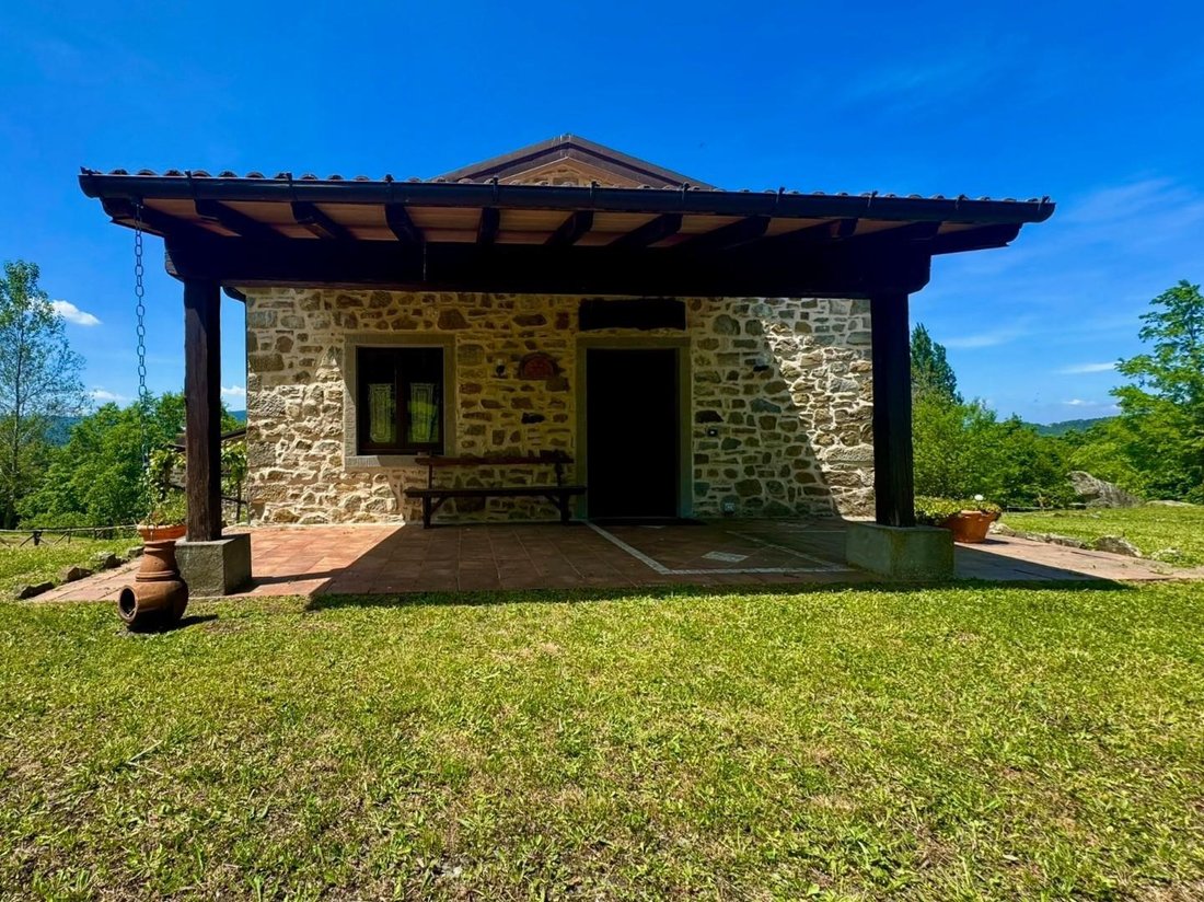 Farm Ranch in Firenzuola, Tuscany, Italy 5 - 16529079