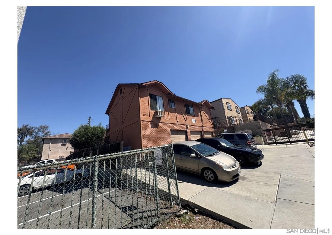 San Diego, California, United States 3 - 16520228