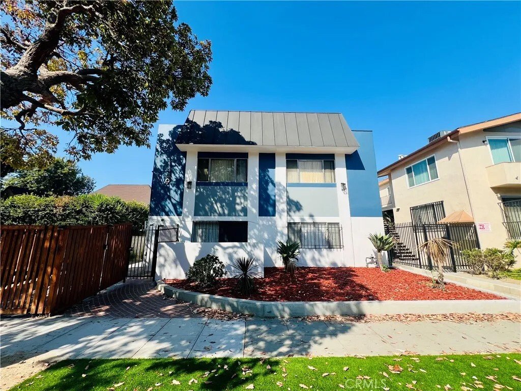 Los Angeles, California, United States 1 - 16528214