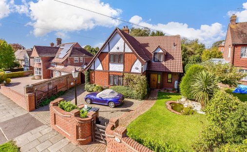 House in High Brooms, Southborough, England 1