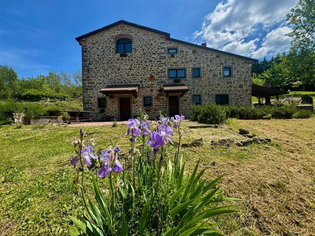Farm Ranch in Firenzuola, Tuscany, Italy 1 - 16529079