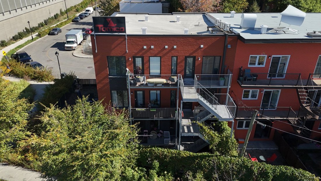 Autres à Montréal, Québec, Canada 3 - 16529535