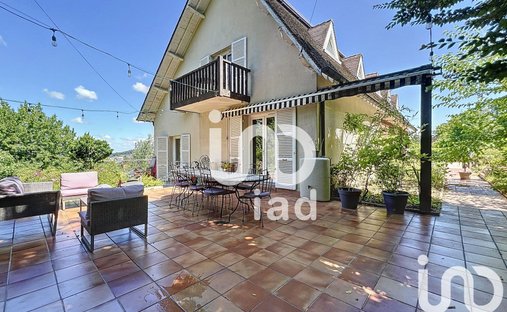 House in Sud, Lons-le-Saunier, France 1
