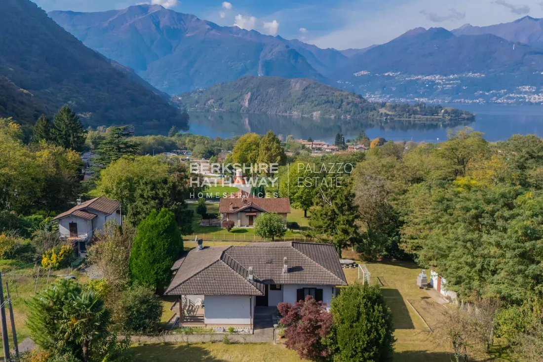 Villa in Colico Piano, Lombardy, Italy 1 - 14491367