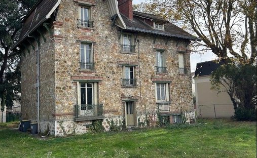 Castle for Sale in Saint-Leu-la-Forêt, Île-de-France, France