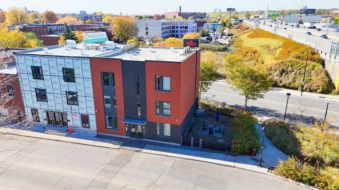 Autres à Montréal, Québec, Canada 1 - 16529535